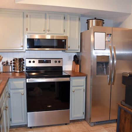 Appartement Cozy Mountain Getaway! Mountain Views! 2 Bed, 2 Bath, Sleeps 6 à Gatlinburg Extérieur photo