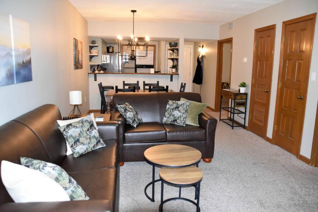 Appartement Cozy Mountain Getaway! Mountain Views! 2 Bed, 2 Bath, Sleeps 6 à Gatlinburg Extérieur photo