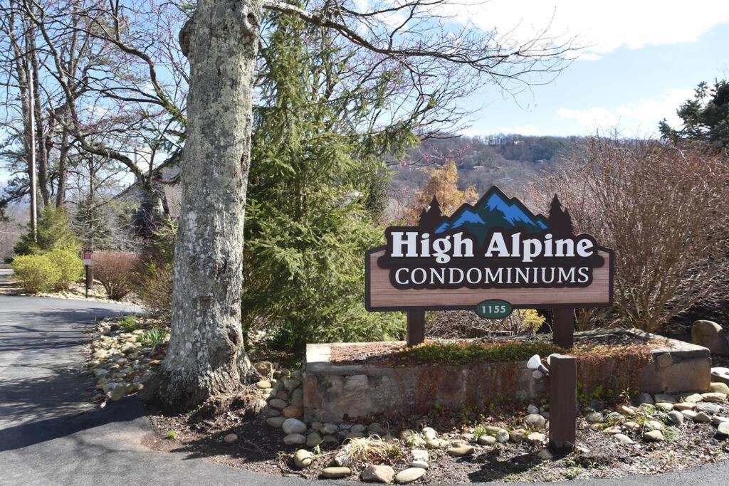 Appartement Cozy Mountain Getaway! Mountain Views! 2 Bed, 2 Bath, Sleeps 6 à Gatlinburg Extérieur photo