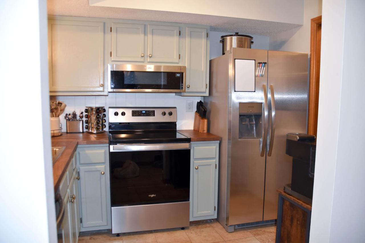 Appartement Cozy Mountain Getaway! Mountain Views! 2 Bed, 2 Bath, Sleeps 6 à Gatlinburg Extérieur photo