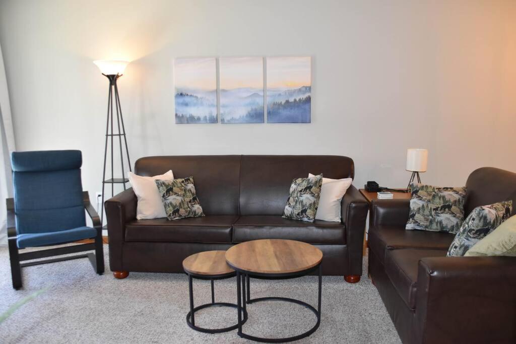 Appartement Cozy Mountain Getaway! Mountain Views! 2 Bed, 2 Bath, Sleeps 6 à Gatlinburg Extérieur photo