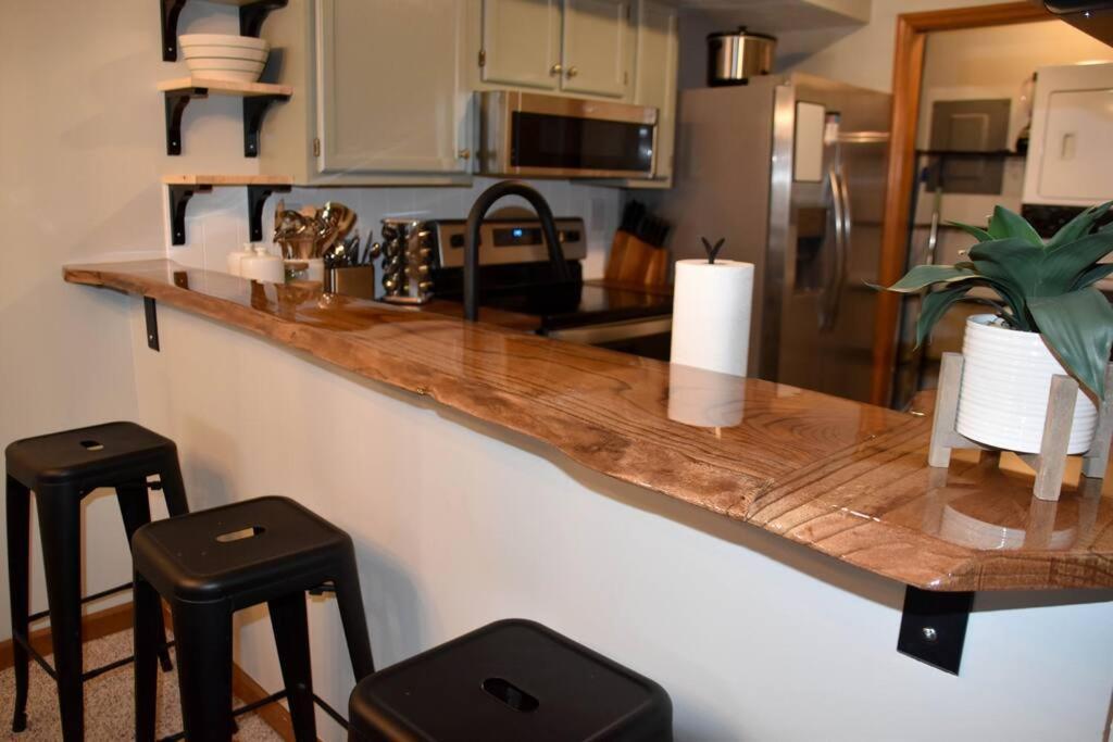 Appartement Cozy Mountain Getaway! Mountain Views! 2 Bed, 2 Bath, Sleeps 6 à Gatlinburg Extérieur photo