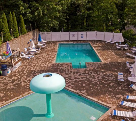 Appartement Cozy Mountain Getaway! Mountain Views! 2 Bed, 2 Bath, Sleeps 6 à Gatlinburg Extérieur photo